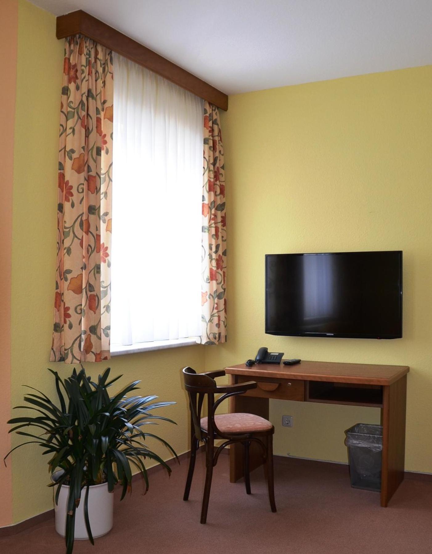 Hotel Drei Kronen Frauenwald Buitenkant foto