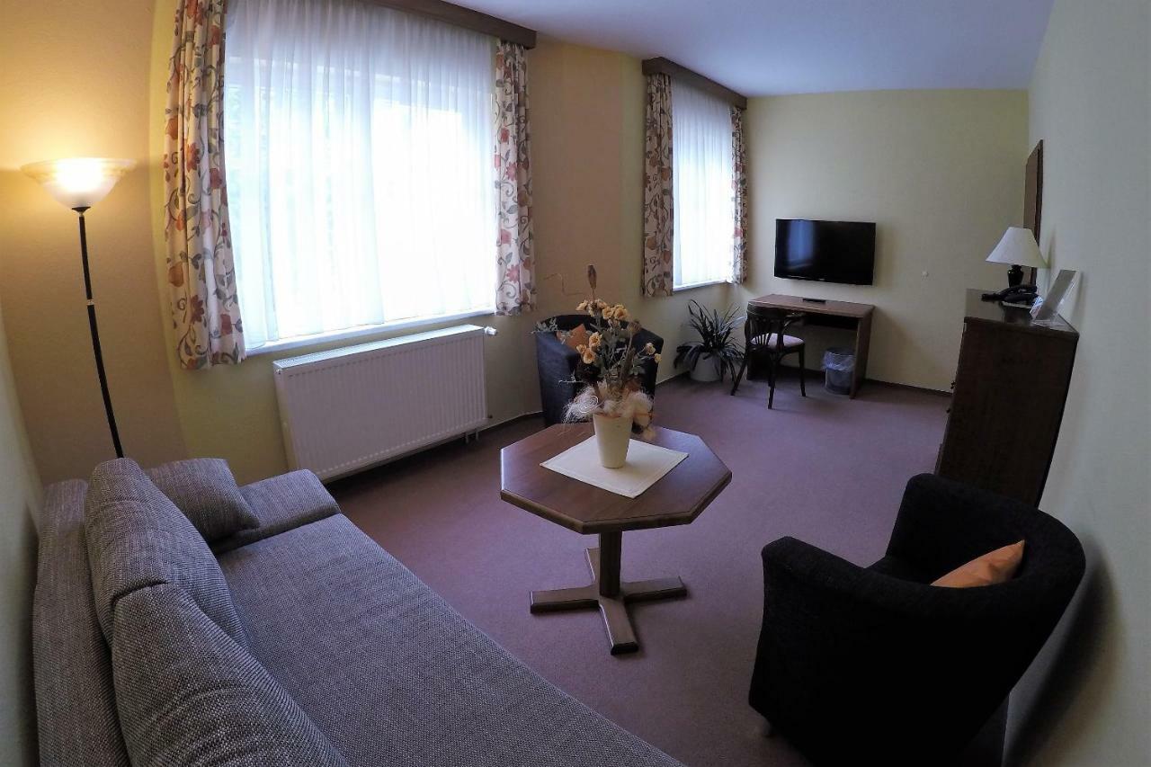 Hotel Drei Kronen Frauenwald Buitenkant foto